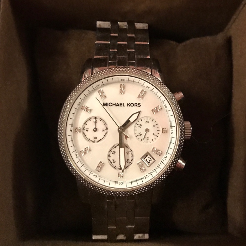 Beautiful Michael Kors watch with box