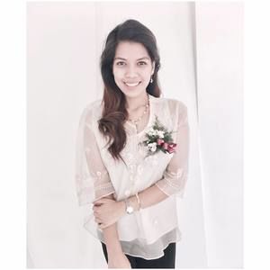 Meet your Posher, Dee