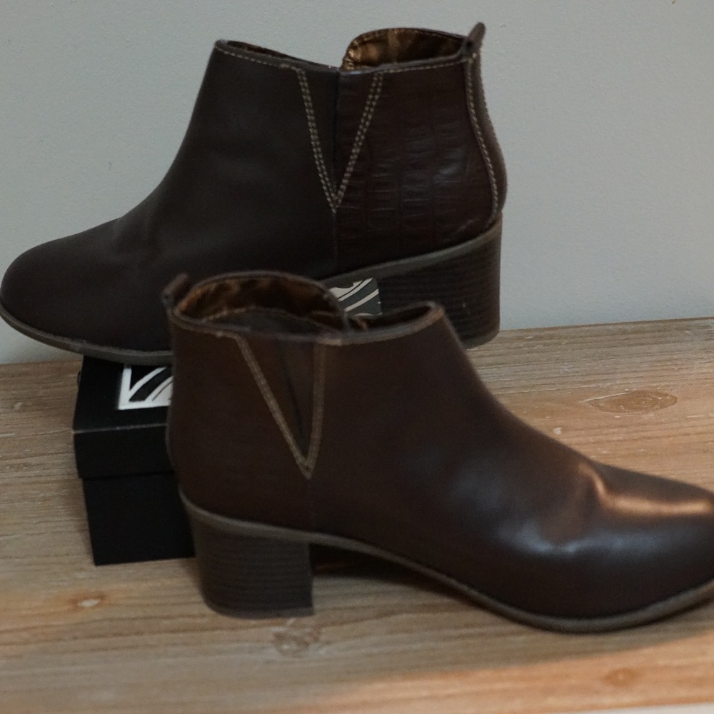 Sporto  "fur" lined booties 9 wide FINAL PRICE