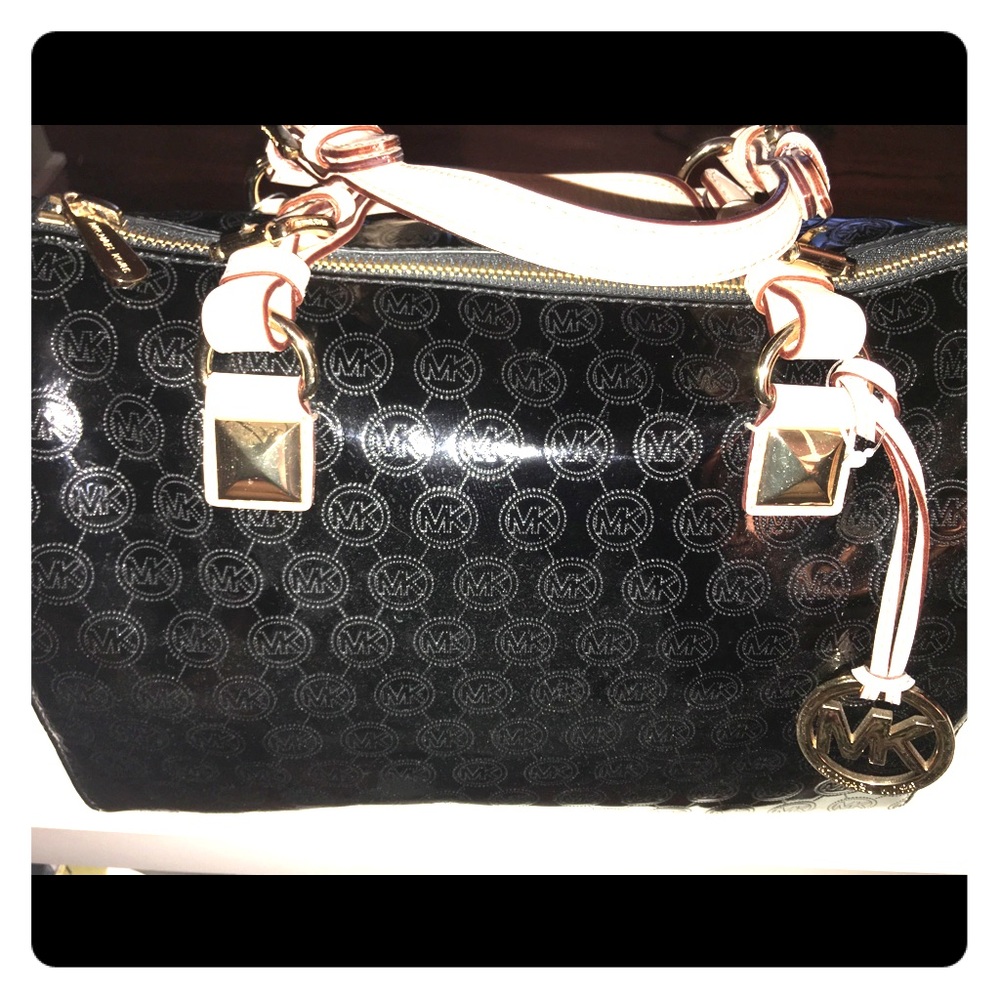 Michael Kors Grayson Medium Satchel