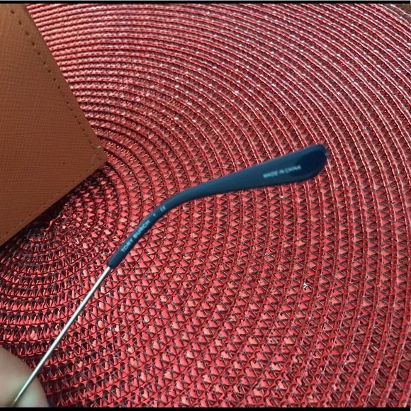 Tory burch Blue/Silver Sunglasses and Case! - Picture 3 of 6