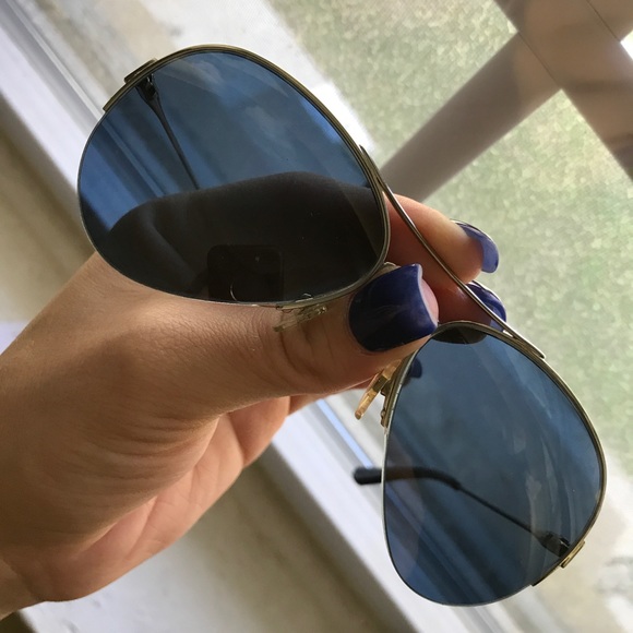 Tory burch Blue/Silver Sunglasses and Case! - Picture 4 of 6