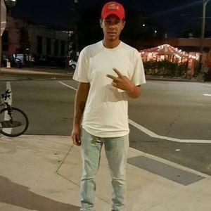 Meet your Posher, Ellis