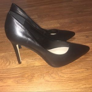 Vince Camuto Pumps😍