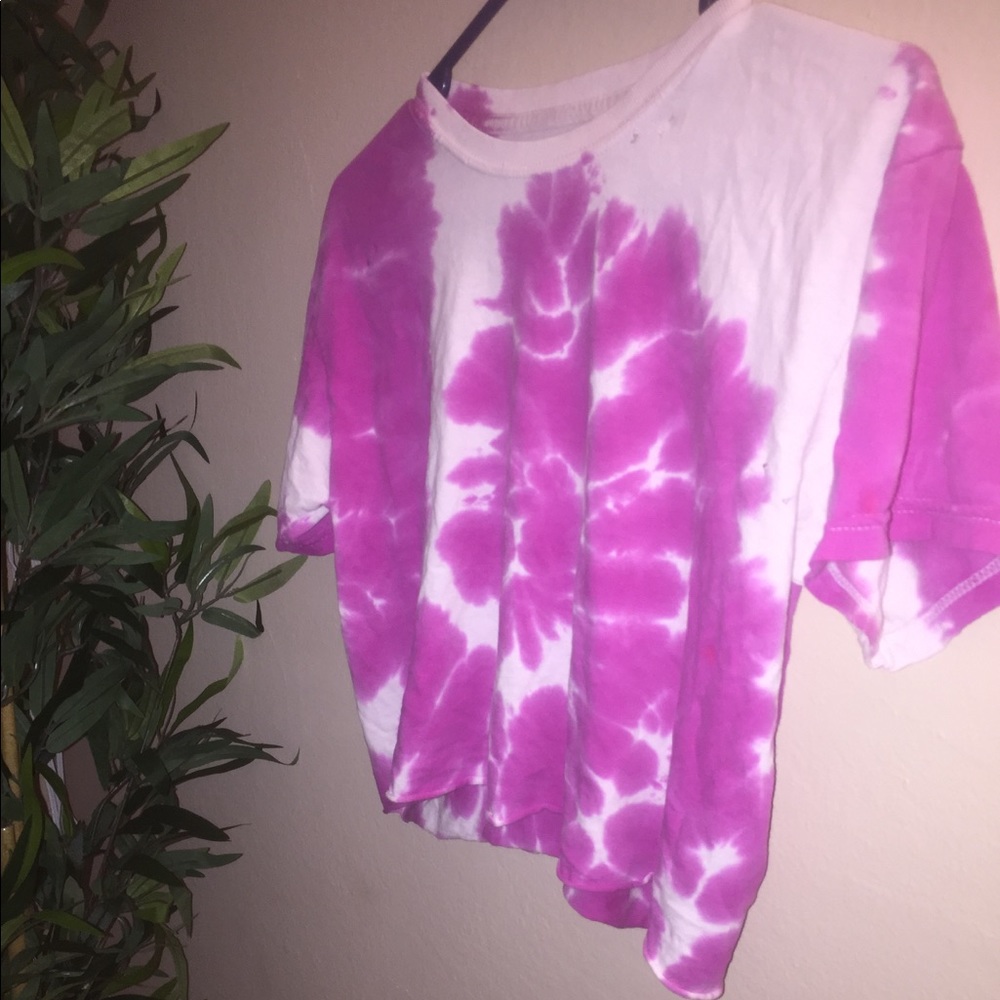 Distressed Cropped Tie-Dye Tee