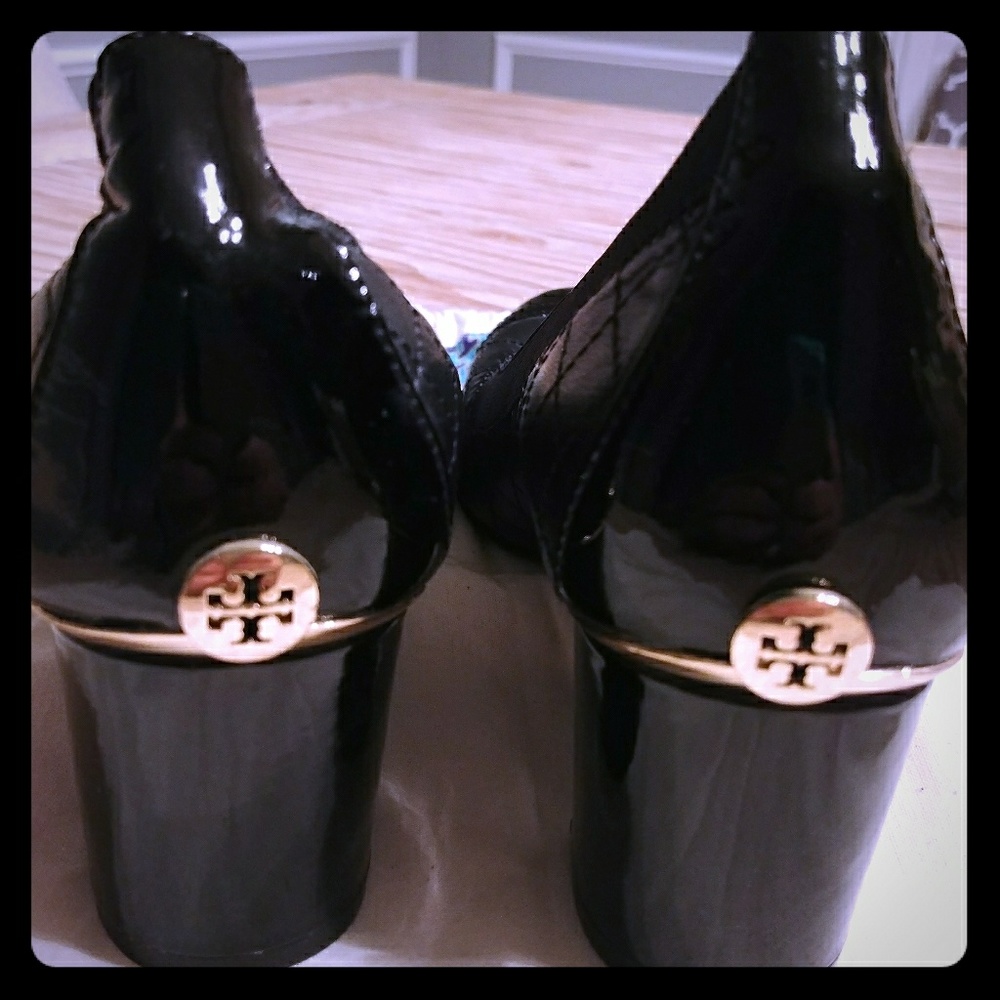 SOLD!!Tory Burch Block Heel Black Patent Leather 7