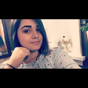 Meet your Posher, Noemi