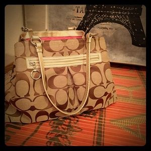 Coach Gabby Signature Big Tote