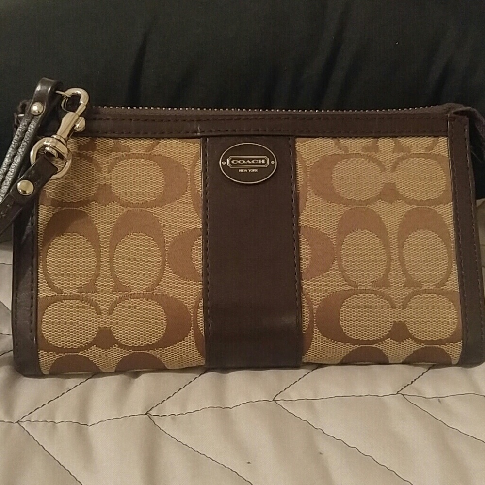 ✨PRICE DROP✨❤Pre loved COACH Wallet/Wristlet