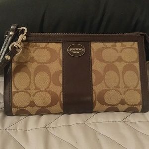 ✨PRICE DROP✨❤Pre loved COACH Wallet/Wristlet