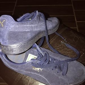 Suede Pumas
