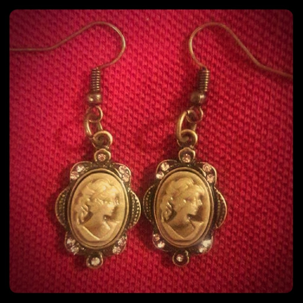 Cameo victorian style earrings