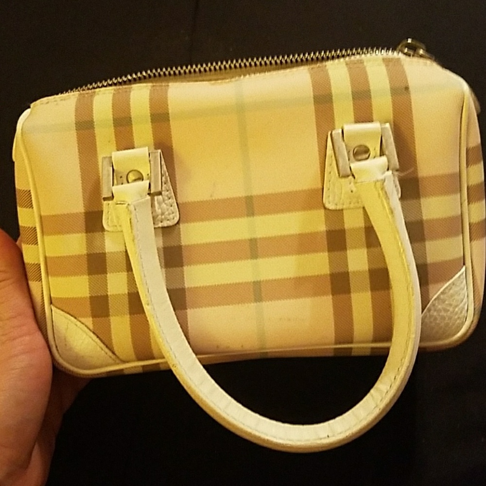 Burberry purse