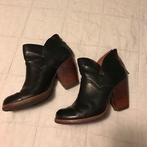 Korkease black leather boots