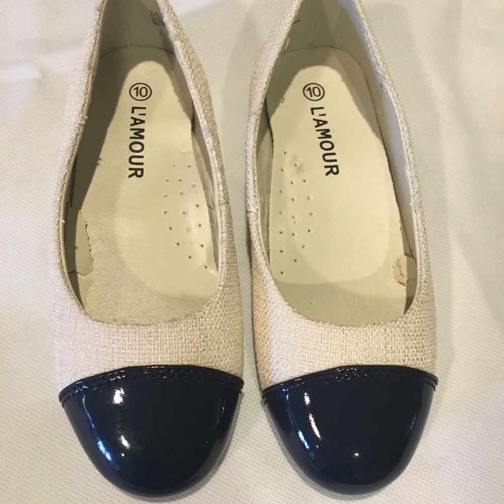 L’AMOUR, Cream and navy ballet flats