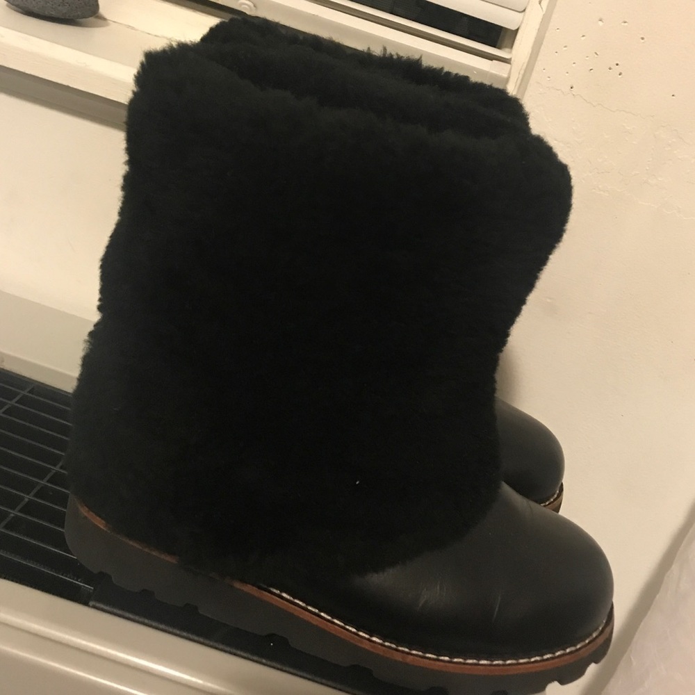 Ugg Maylin Boots with Sheepskin Leather Authentic