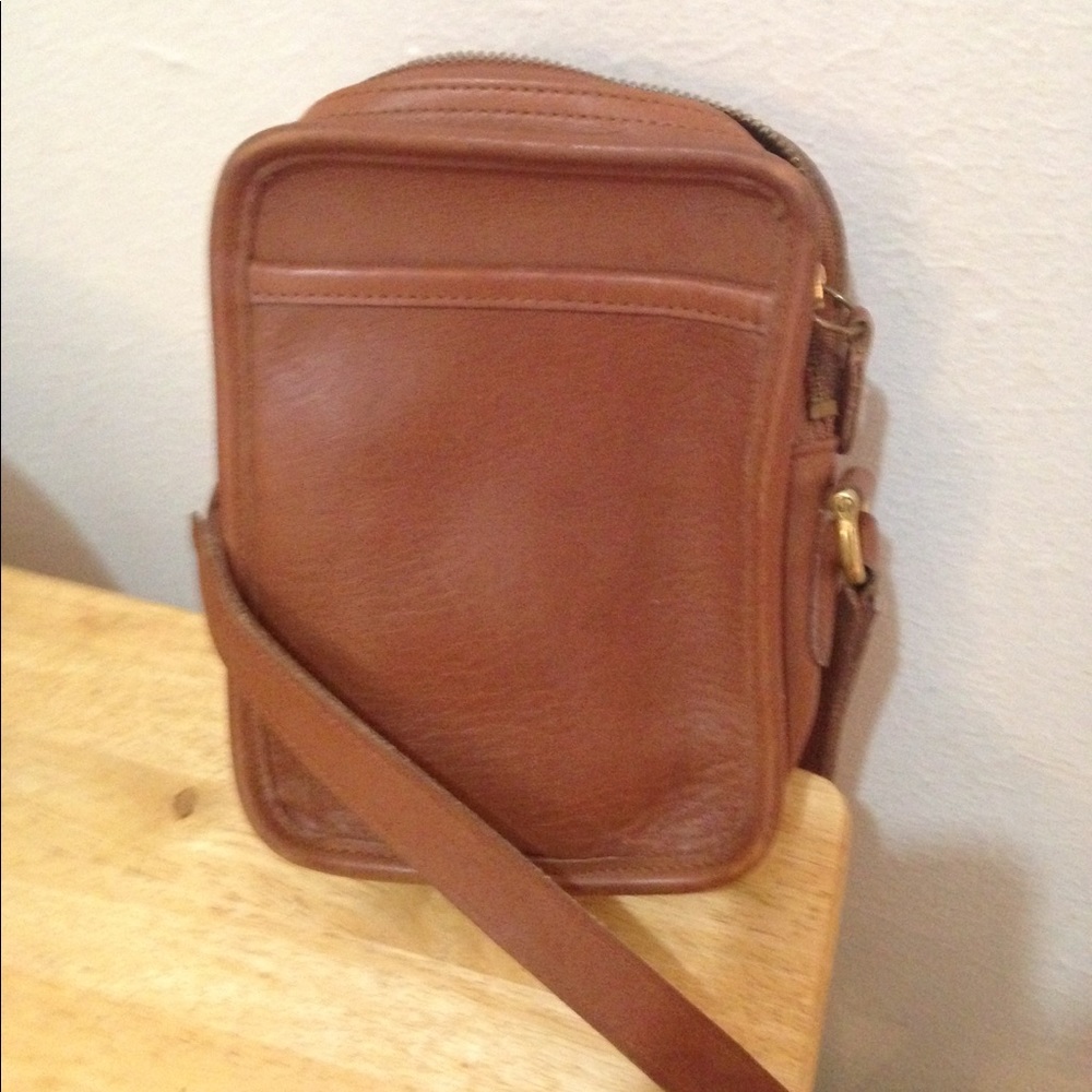 Tan Vintage Coach crossbody bag