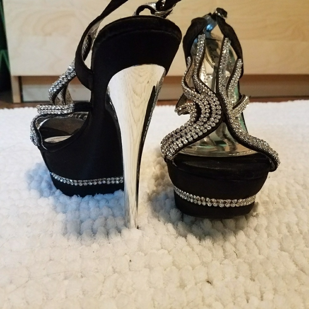 Wore Them Once For Prom In 2013. - image 3