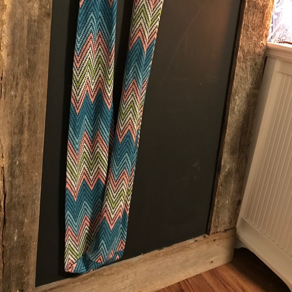 Knitted scarf - Picture 2 of 2