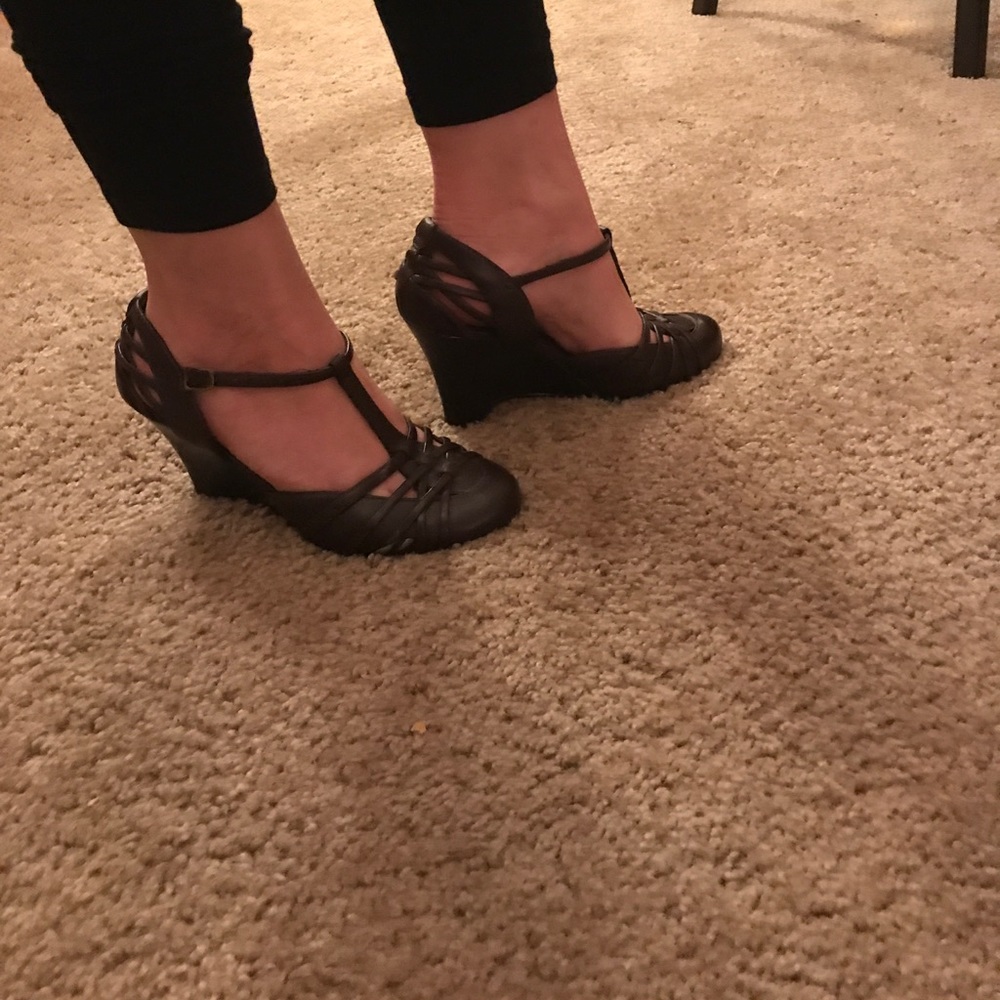 Dark brown vintage style heels