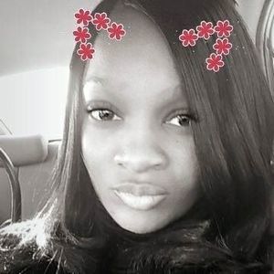 Meet your Posher, Mia