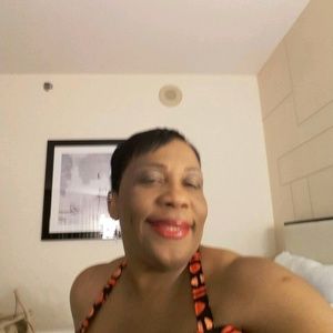 Meet your Posher, Claudette