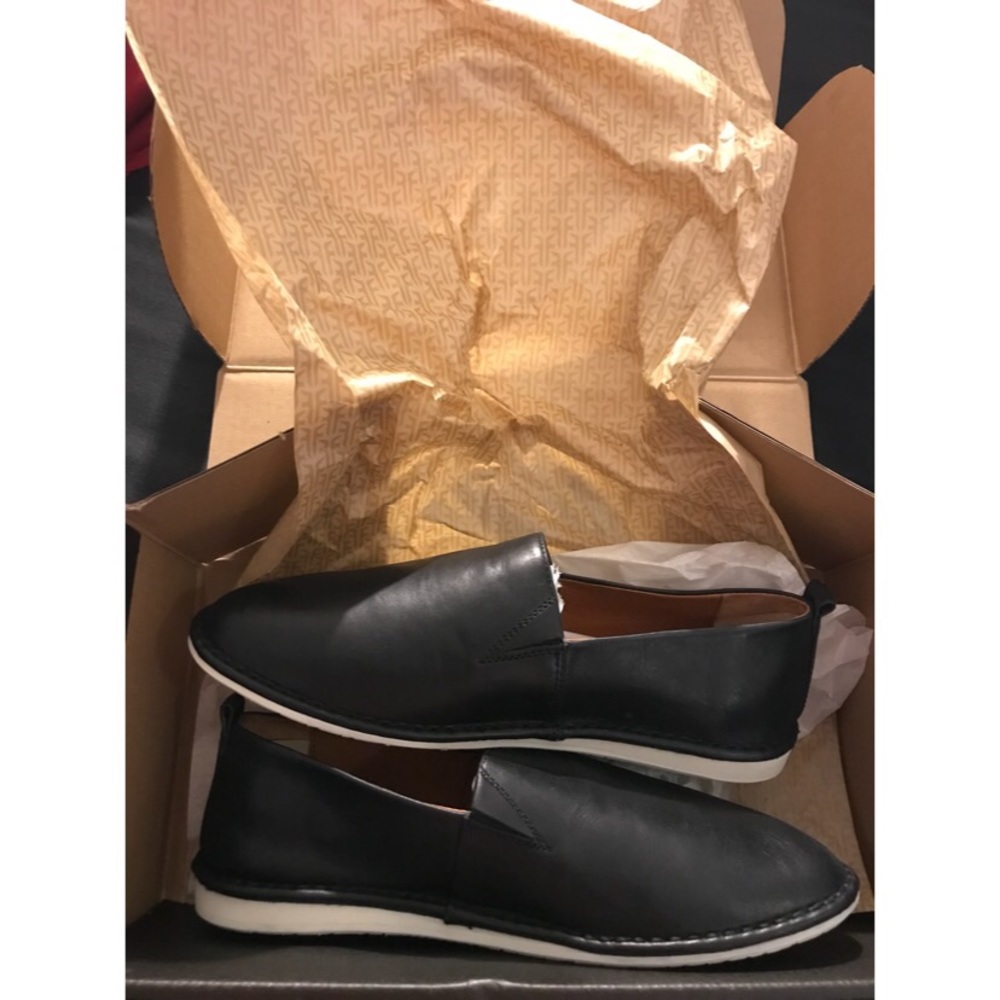 FRYE MENS KYLE BLACK SLIP ON SIZE 9 BRAND NEW