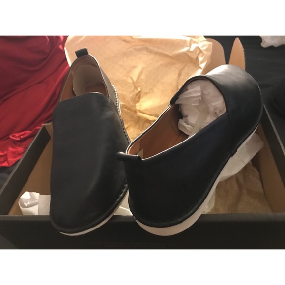 FRYE MENS KYLE BLACK SLIP ON SIZE 9 BRAND NEW main image 4