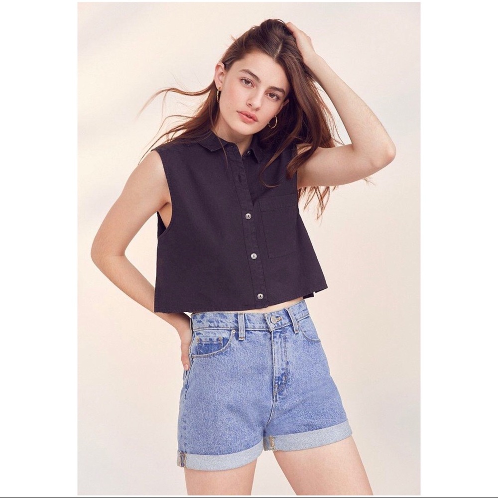 UO Silence & Noise Sleeveless Poplin Button-Down