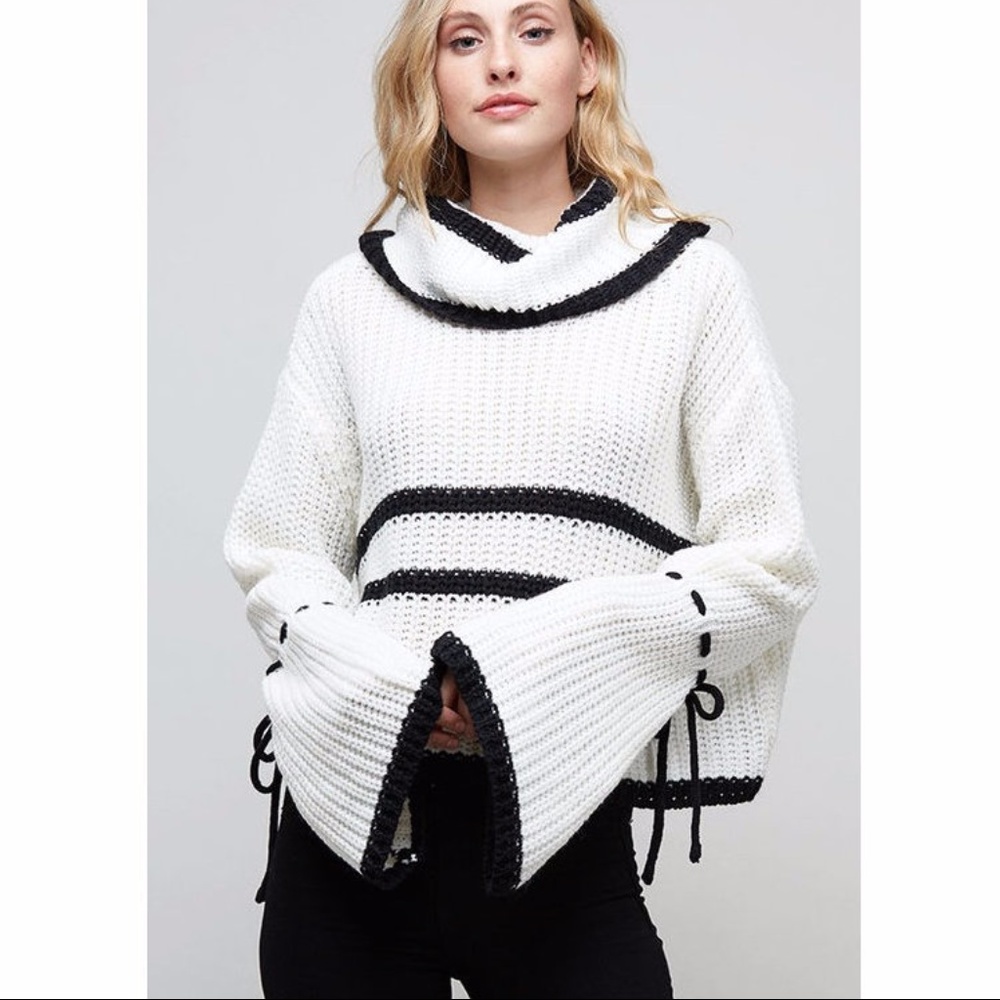 Bell Sleeve Cowl Turtleneck Fashion Sweater Top - Picture 4 of 7