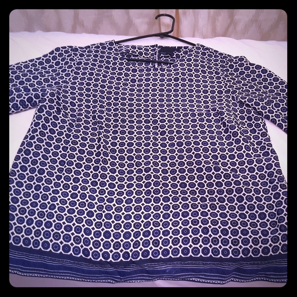 Loose fitting blouse