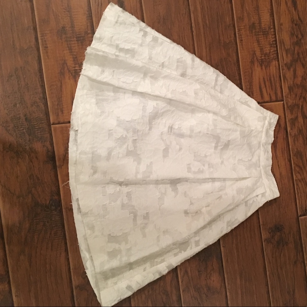 White Vintage style Pleated A-line skirt