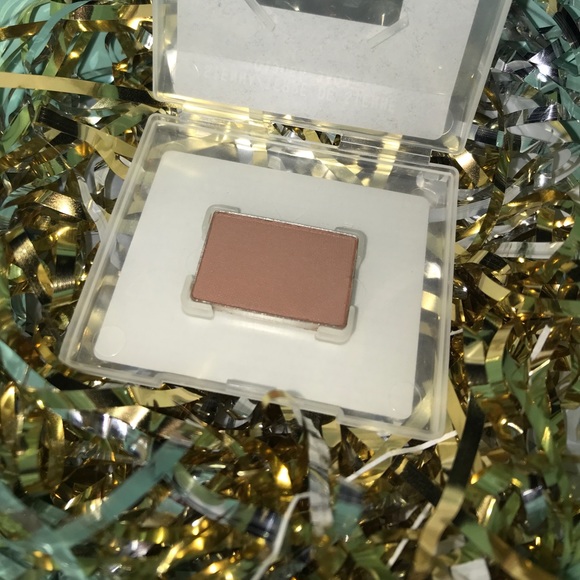 Sienna Mineral Eye Color - Picture 1 of 2