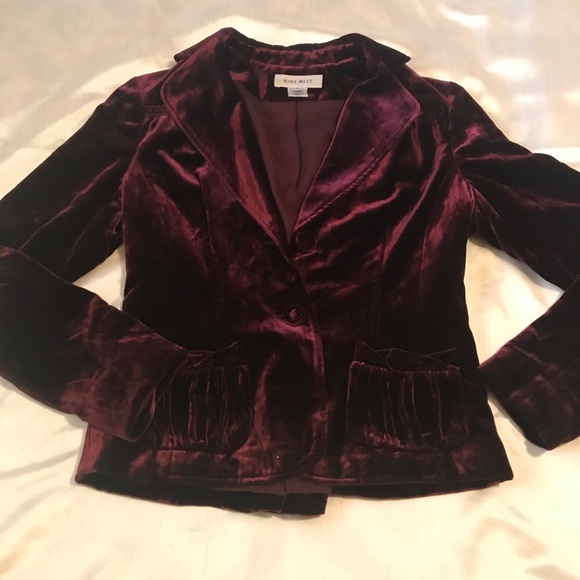 Nine West Jackets & Blazers - ✨BEAUTIFUL✨Nine West Velvet Blazer