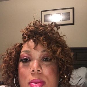 Meet your Posher, Constance