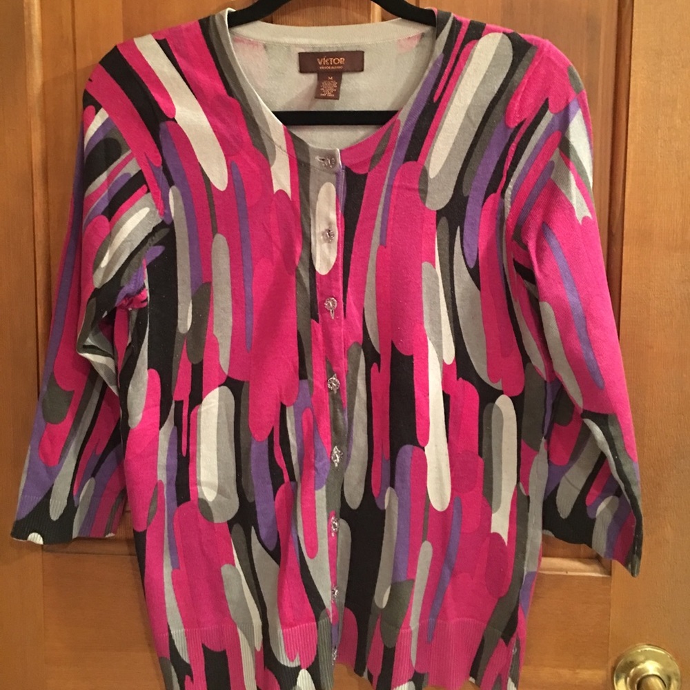 Graphic print cardigan.