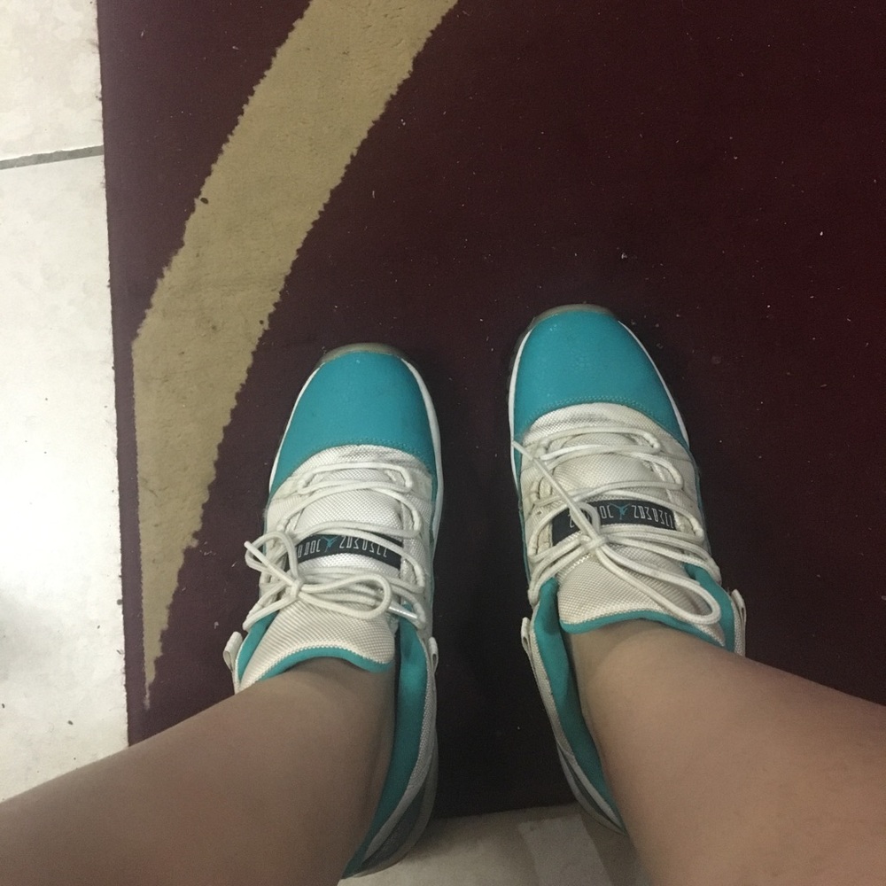 Aqua 11 Jordan's