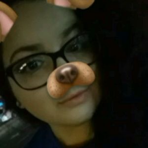 Meet your Posher, Elyssa