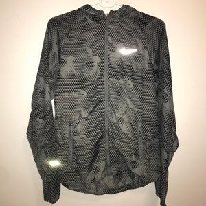 Size Small Nike patterned running jacket