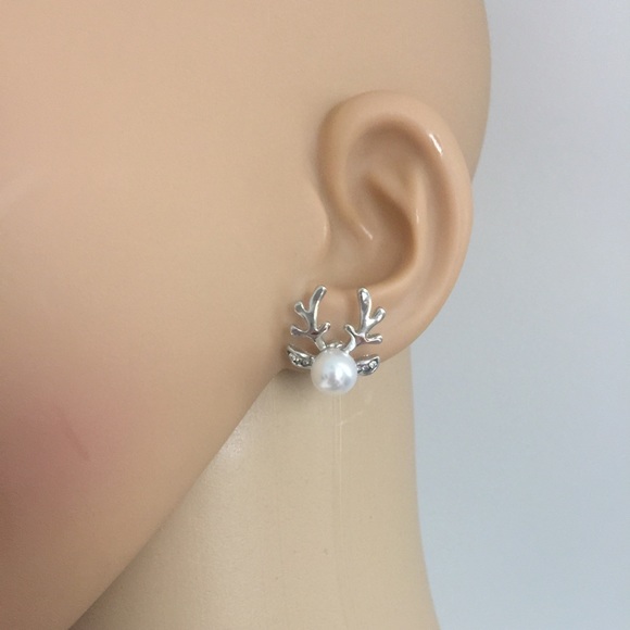 Reindeer stud Earrings(silver) - Picture 4 of 4