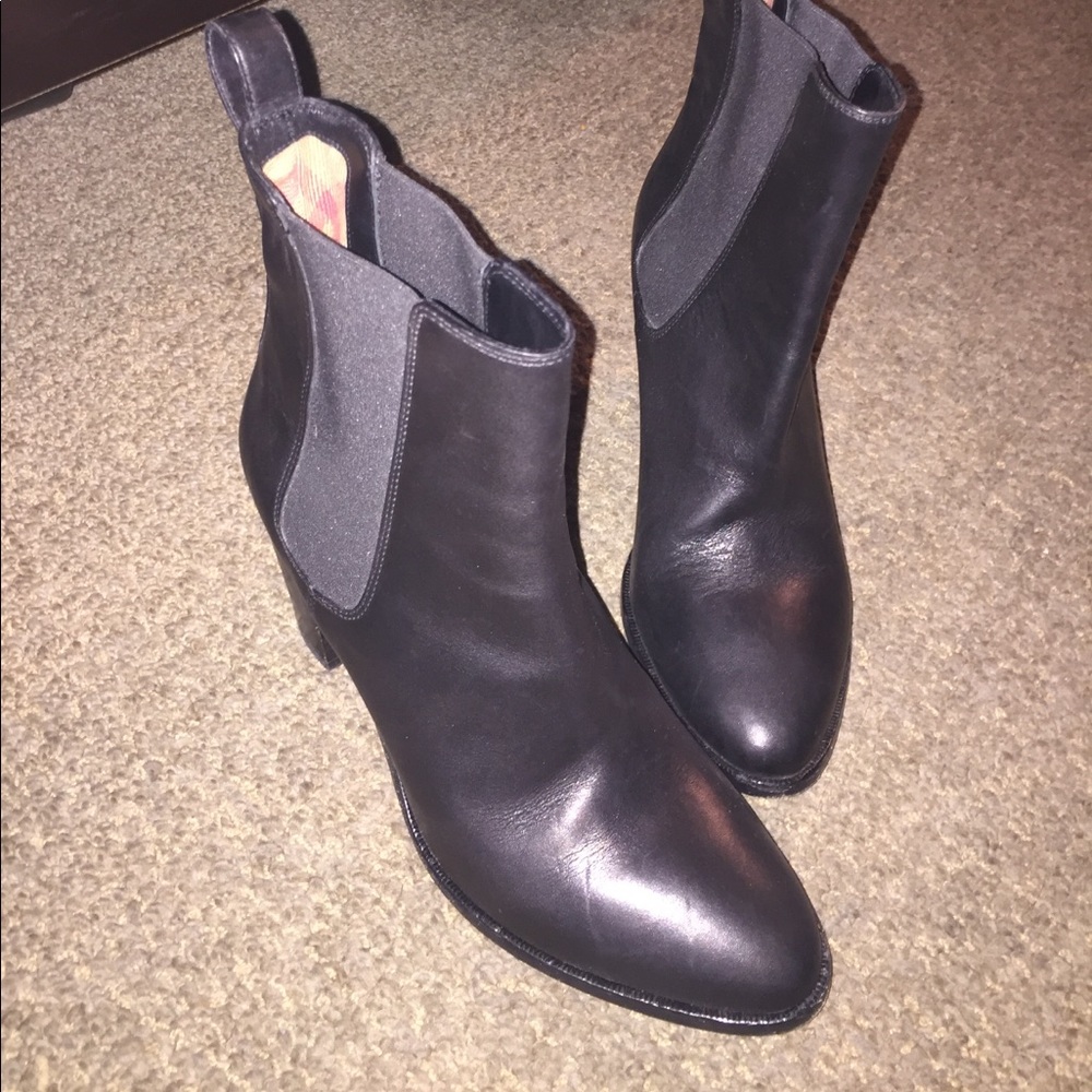 Black leather Burberry booties