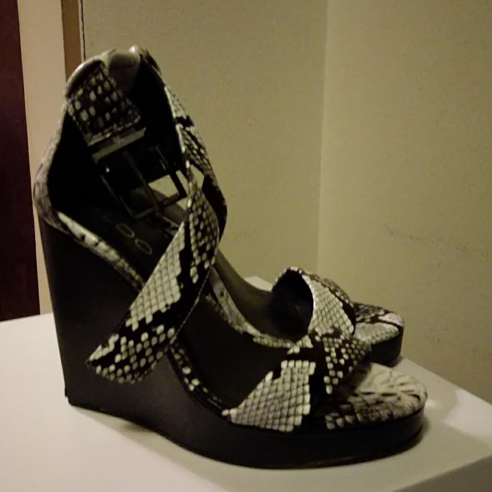 Aldo wedge