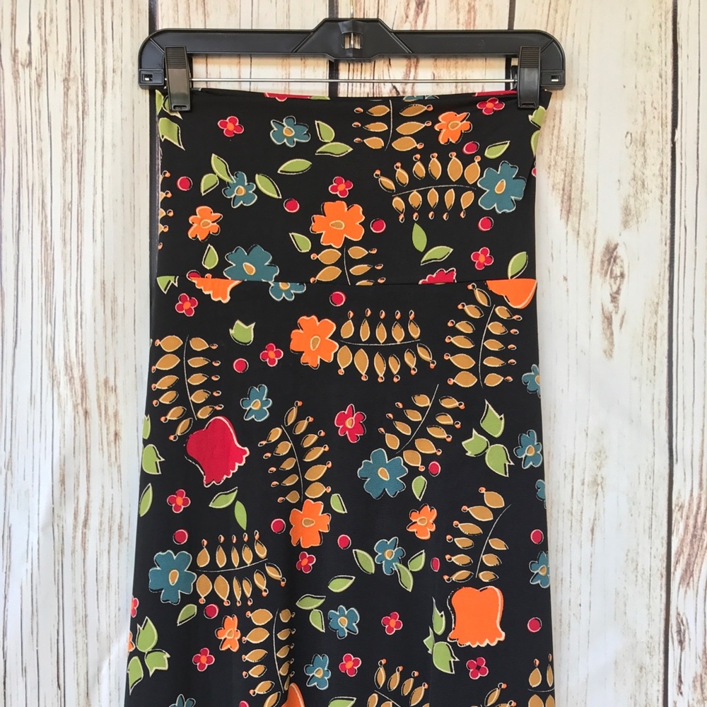 Medium Lularoe Maxi Skirt! Slinky Material~💕
