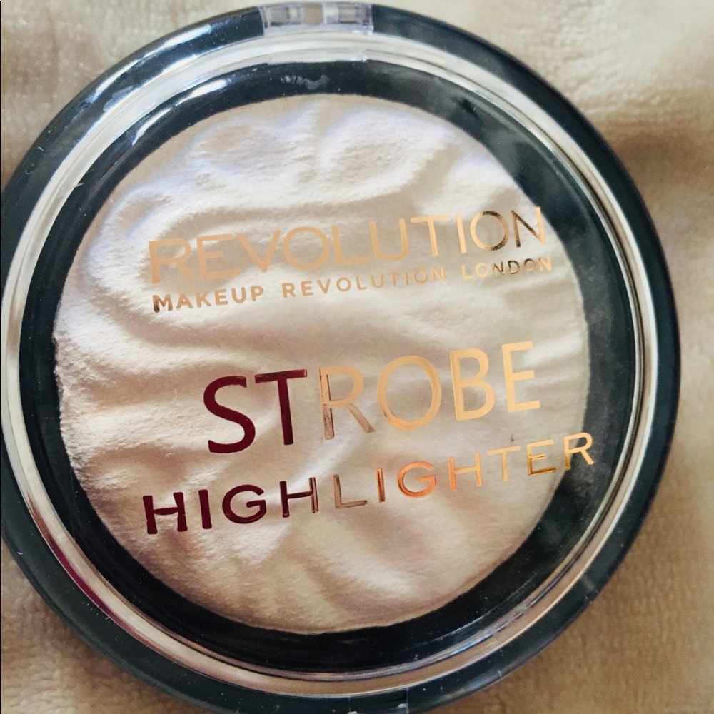 Makeup Revolution Strobe Highlighter