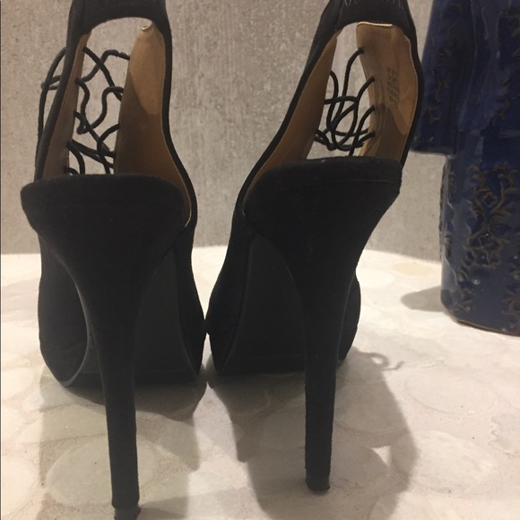 H&M Heels - Picture 2 of 4