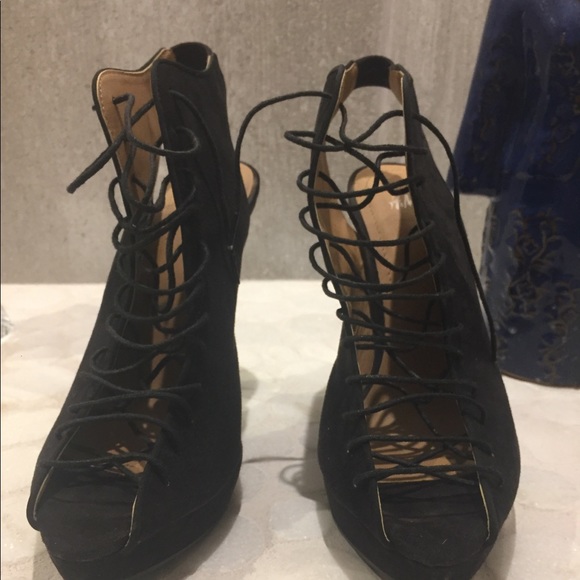 H&M Heels - Picture 3 of 4