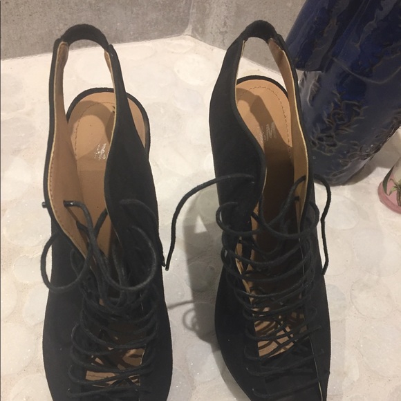 H&M Heels - Picture 4 of 4