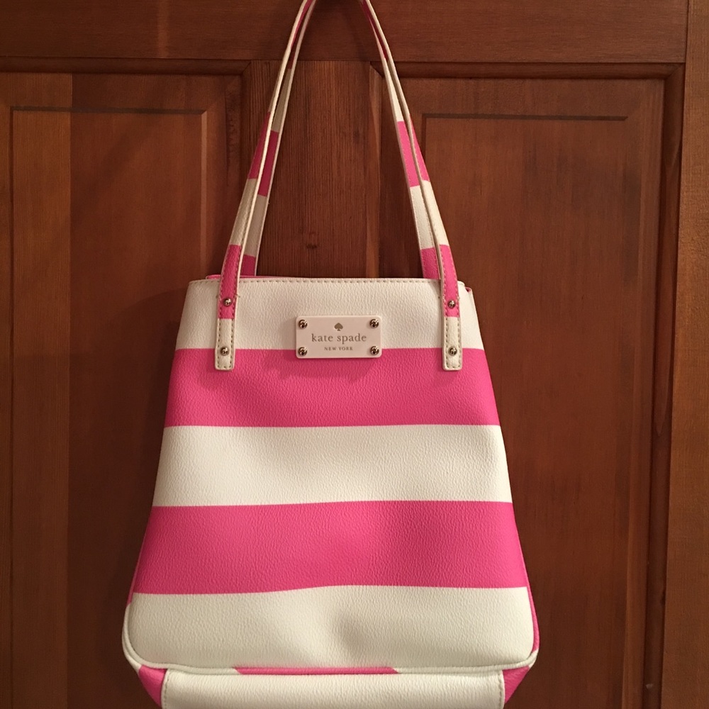 Super cute kate spade handbag!