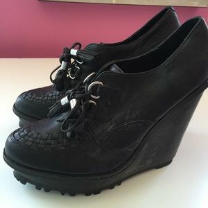 Aldo Black Platform Wedge Oxford size 7