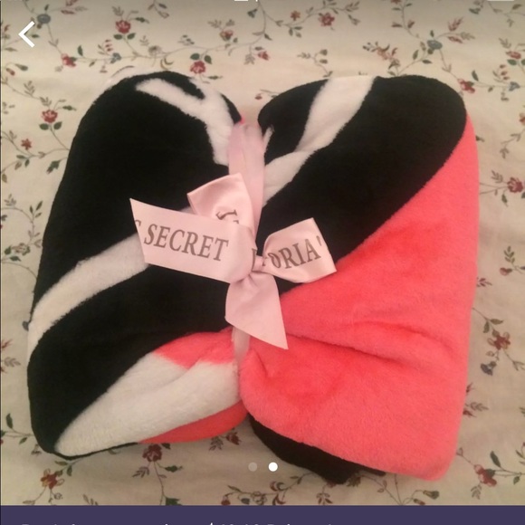 New Pink Blanket - Picture 2 of 2